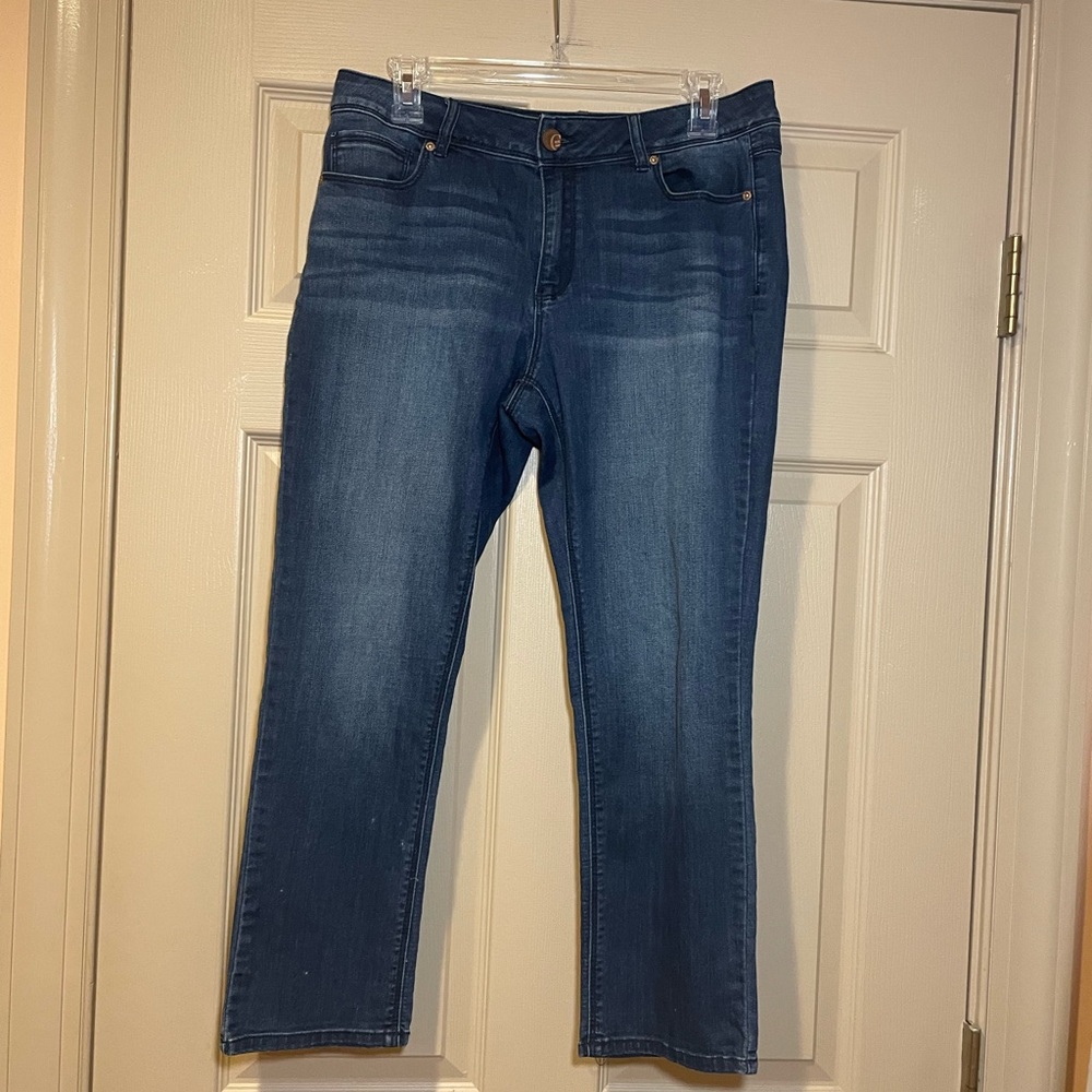 C Est. 1946 Contemporary Women’s Blue Cropped Jeans,‎  Subtle Fading, Size 10
